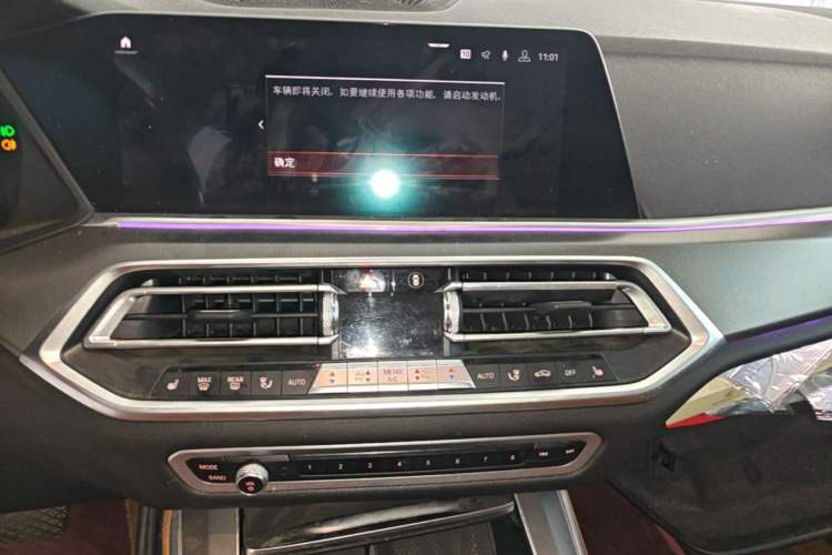 Used BMW X5 2019 xDrive40i Standard 19-inch wheels U.S. specification Audio And AC Panel