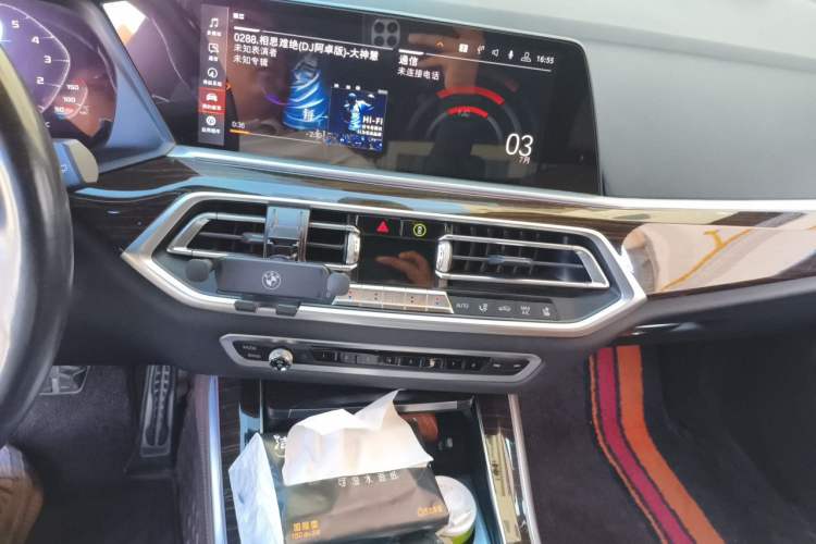 Used BMW X5 2019 xDrive40i Luxury Model with M Sport Package Audio And AC Panel