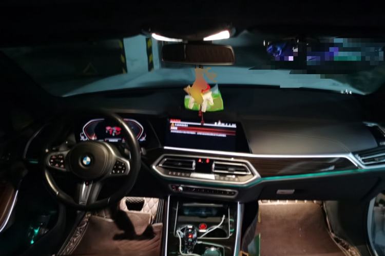 Used BMW X5 2019 xDrive40i Luxury Model with M Sport Package Center Console