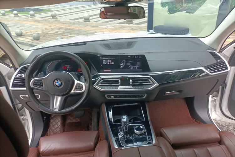 Used BMW X5 2019 xDrive40i Luxury Model with M Sport Package Center Console