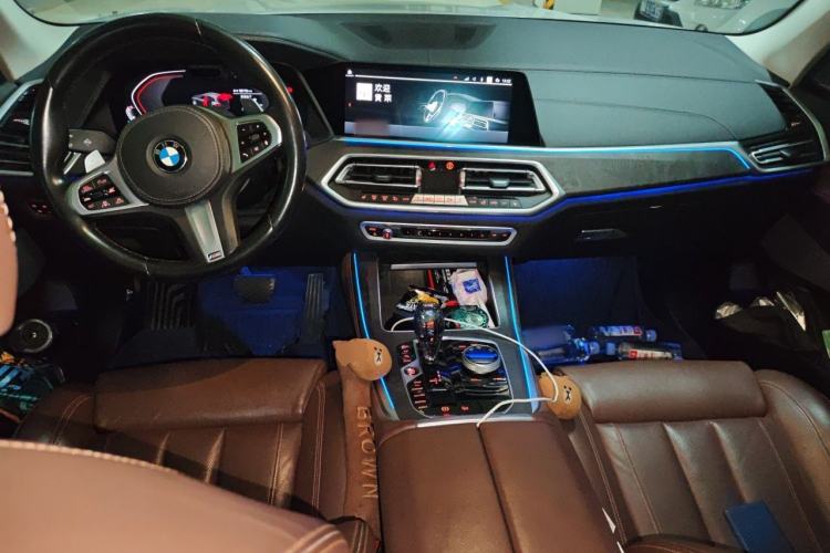 Used BMW X5 2019 xDrive40i Luxury Model with M Sport Package Center Console