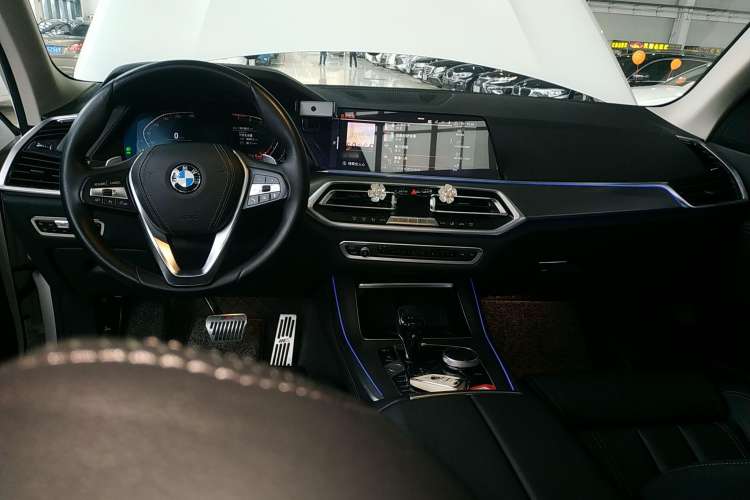 Used BMW X5 2019 xDrive40i M Sport Package Center Console