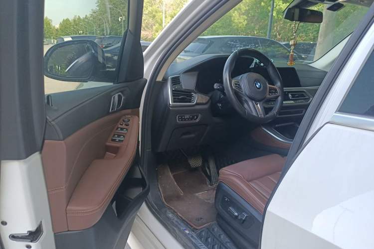 Used BMW X5 2019 xDrive40i M Sport U.S. specification Driver Seat