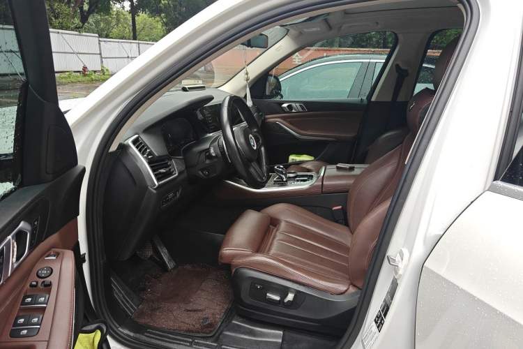 Used BMW X5 2019 xDrive40i M Sport Package Driver Seat