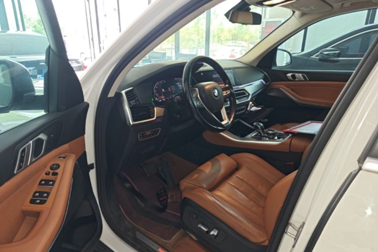 Used BMW X5 2019 xDrive40i Standard 19-inch wheels U.S. specification Driver Seat