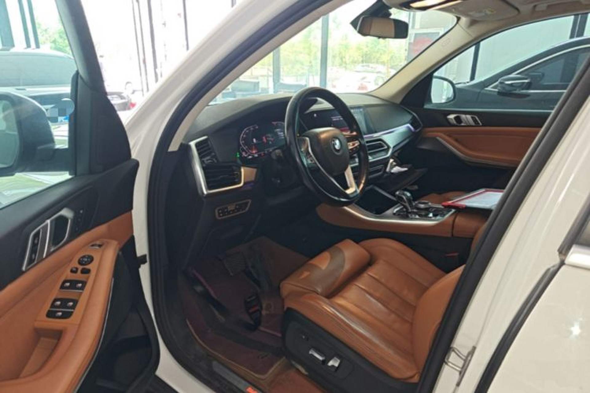 Used BMW X5 2019 xDrive40i Standard 19-inch wheels U.S. specification Driver Seat
