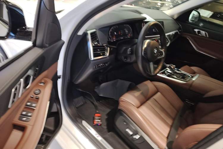 Used BMW X5 2019 xDrive40i M Sport Package Driver Seat