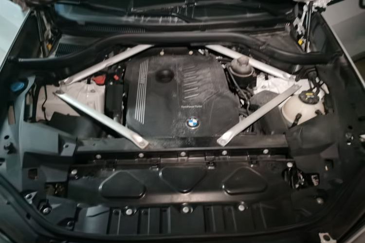 Used BMW X5 2019 xDrive40i Luxury Model with M Sport Package Engine Bay