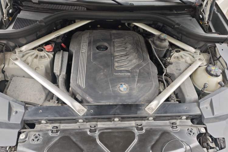 Used BMW X5 2019 xDrive40i M Sport Package Engine Bay