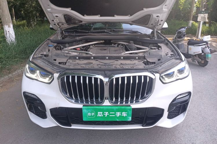 Used BMW X5 2019 xDrive40i M Sport U.S. specification Engine Bay