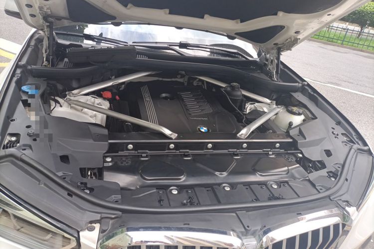Used BMW X5 2019 xDrive40i Luxury Model with M Sport Package Engine Bay