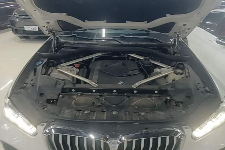 Used BMW X5 2019 xDrive40i M Sport Package Engine Bay