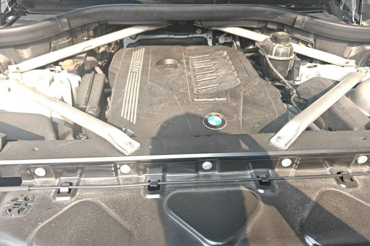 Used BMW X5 2019 xDrive40i M Sport Package Engine Bay