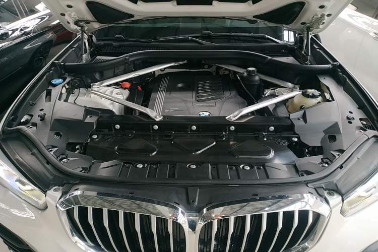 Used BMW X5 2019 xDrive40i M Sport Package Engine Bay