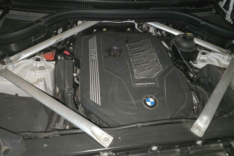 Used BMW X5 2019 xDrive40i Luxury Model with M Sport Package Engine Bay