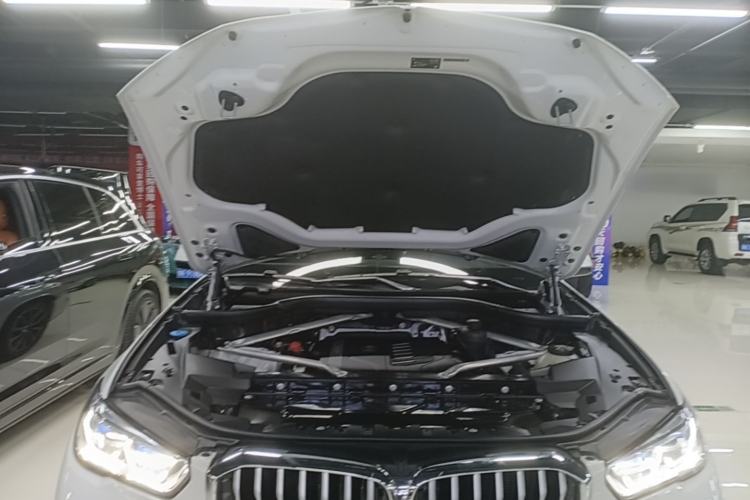 Used BMW X5 2019 xDrive40i M Sport Package Engine Bay