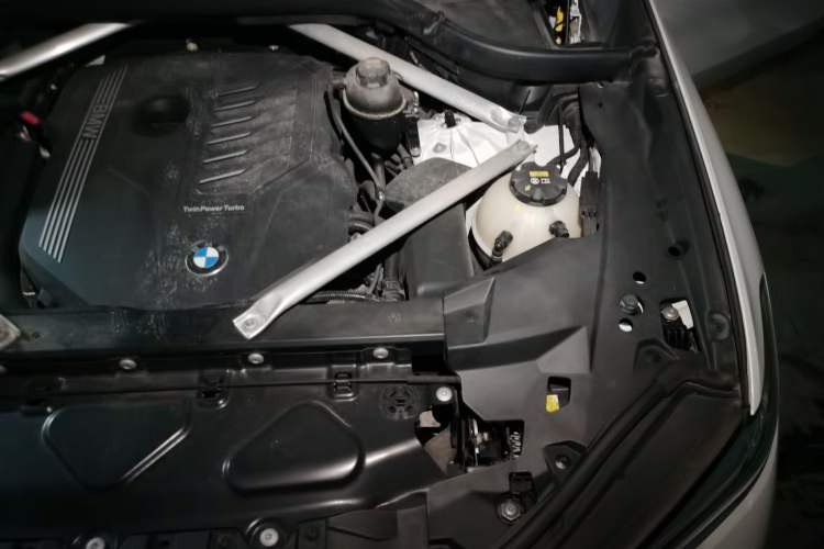 Used BMW X5 2019 xDrive40i Luxury Model with M Sport Package Engine Bay Left