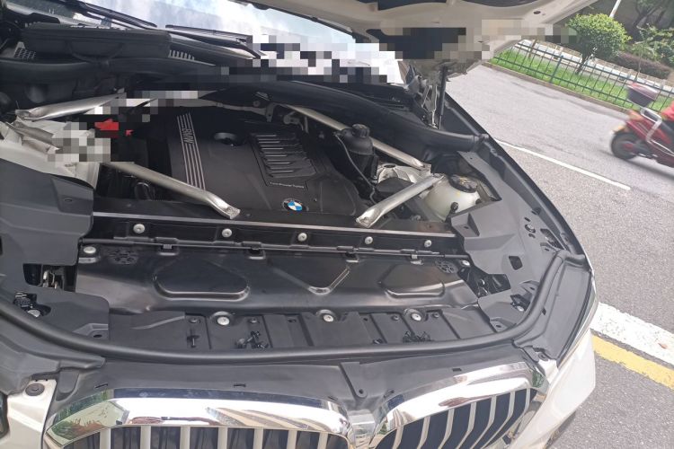 Used BMW X5 2019 xDrive40i Luxury Model with M Sport Package Engine Bay Left