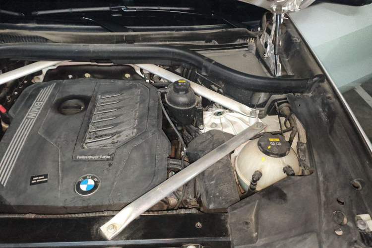 Used BMW X5  Engine Bay Left
