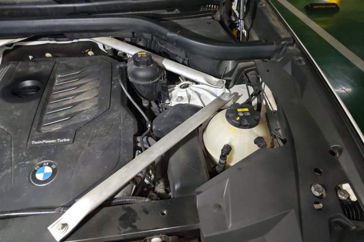Used BMW X5 2019 xDrive40i M Sport Package Engine Bay Left