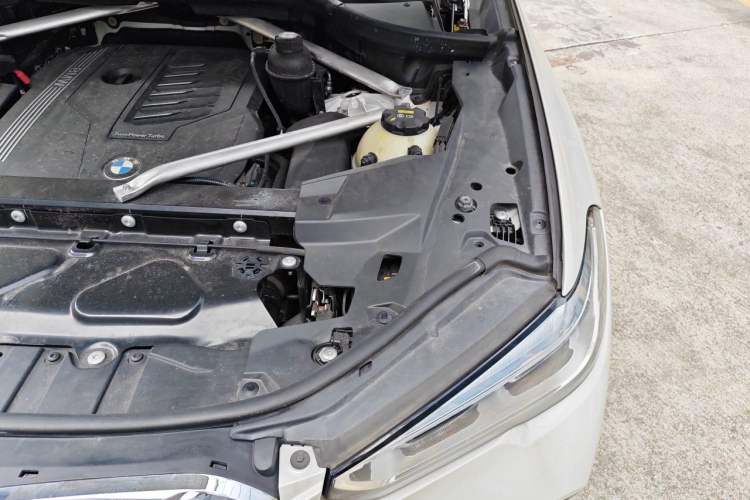 Used BMW X5 2019 xDrive40i M Sport Package Engine Bay Left