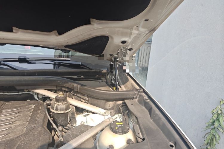 Used BMW X5 2019 xDrive40i M Sport Package Engine Bay Left