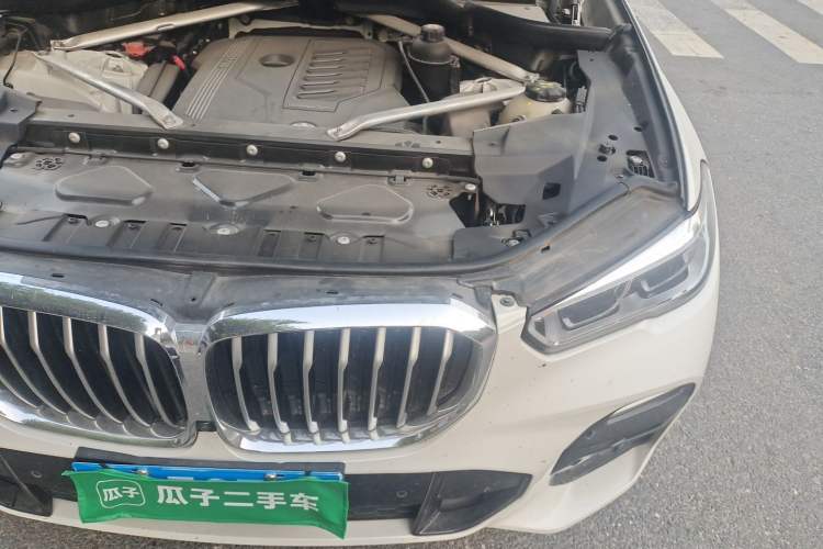 Used BMW X5 2019 xDrive40i Luxury Model with M Sport Package Engine Bay Left