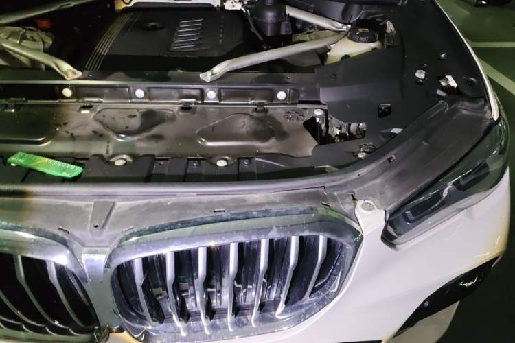 Used BMW X5 2019 xDrive40i M Sport Package Engine Bay Left