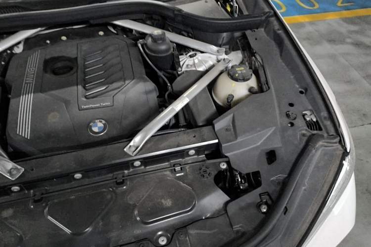 Used BMW X5 2019 xDrive40i M Sport Package Engine Bay Left