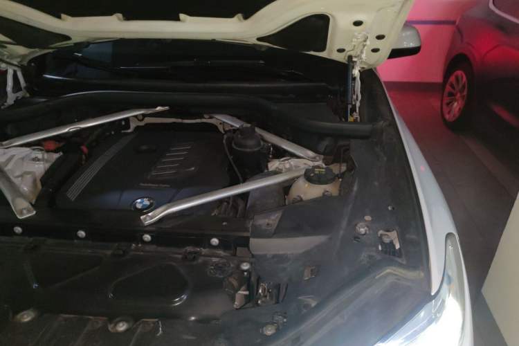 Used BMW X5 2019 xDrive40i M Sport Package Engine Bay Left