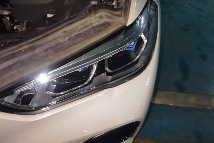 Used BMW X5 2019 xDrive40i Luxury Model with M Sport Package Engine Bay Left
