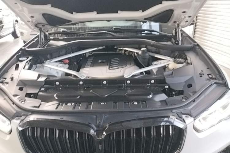 Used BMW X5 2019 xDrive40i M Sport Package Engine Bay