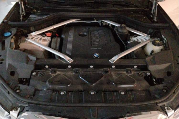 Used BMW X5 2019 xDrive40i M Sport Package Engine Bay