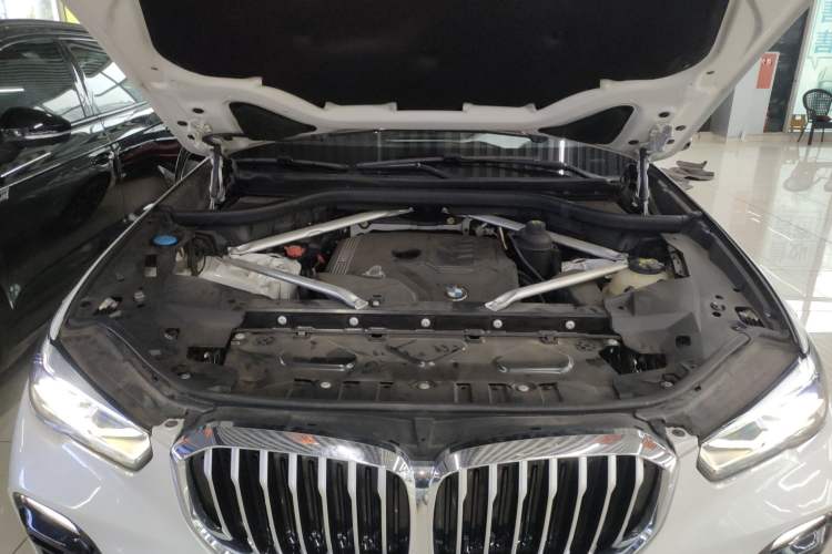 Used BMW X5 2019 xDrive30i M Sport Package Engine Bay