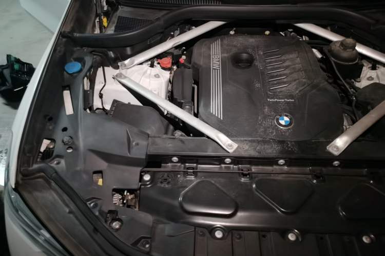Used BMW X5 2019 xDrive40i Luxury Model with M Sport Package Engine Bay Right