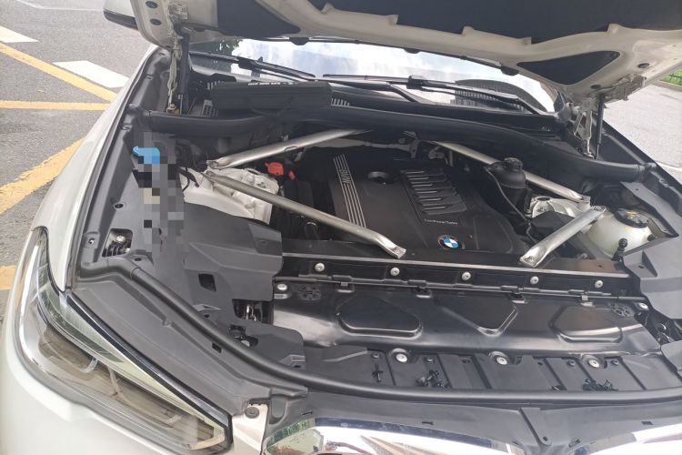 Used BMW X5 2019 xDrive40i Luxury Model with M Sport Package Engine Bay Right