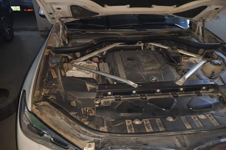 Used BMW X5 2019 xDrive40i M Sport Package Engine Bay Right