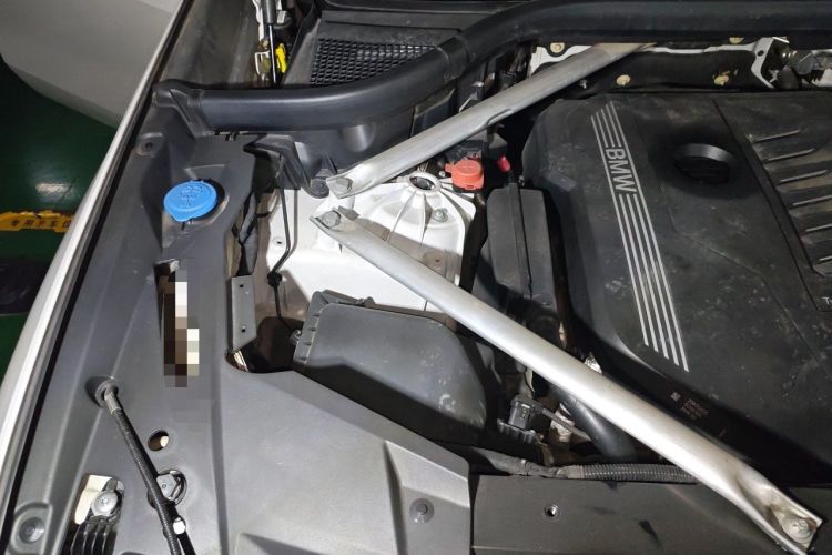 Used BMW X5 2019 xDrive40i M Sport Package Engine Bay Right