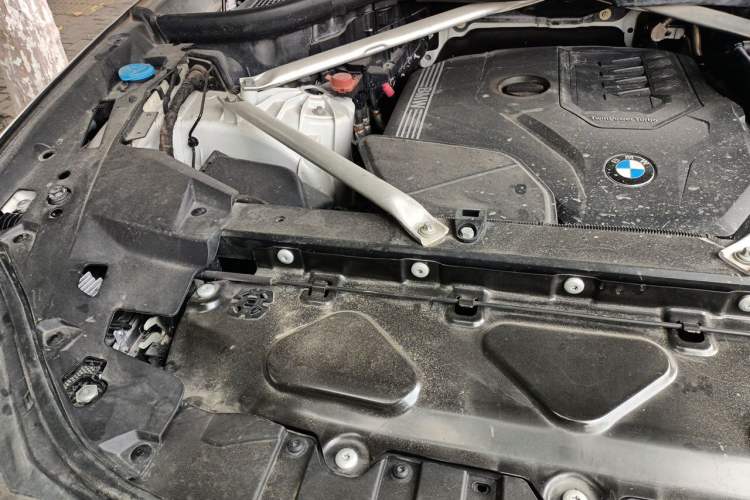 Used BMW X5 2019 xDrive30i M Sport Package Engine Bay Right