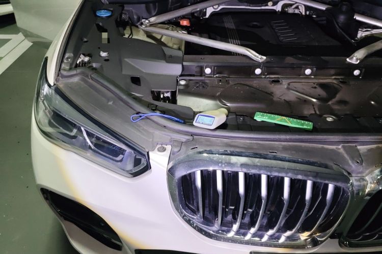 Used BMW X5 2019 xDrive40i M Sport Package Engine Bay Right
