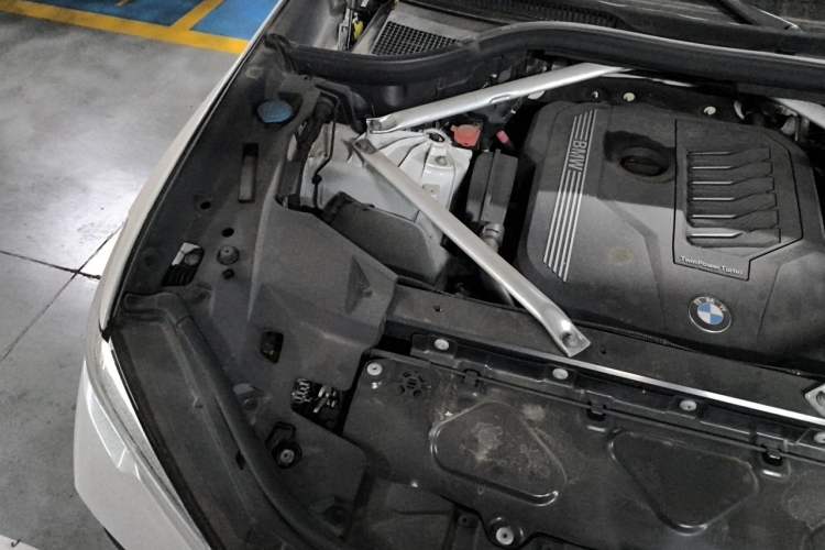 Used BMW X5 2019 xDrive40i M Sport Package Engine Bay Right