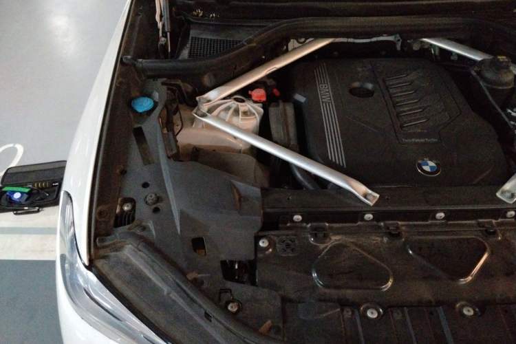 Used BMW X5 2019 xDrive40i M Sport Package Engine Bay Right