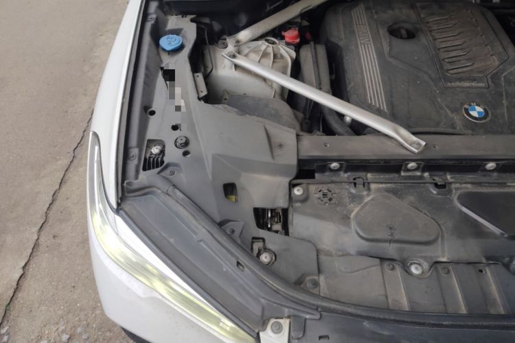 Used BMW X5 2019 xDrive40i M Sport Package Engine Bay Right
