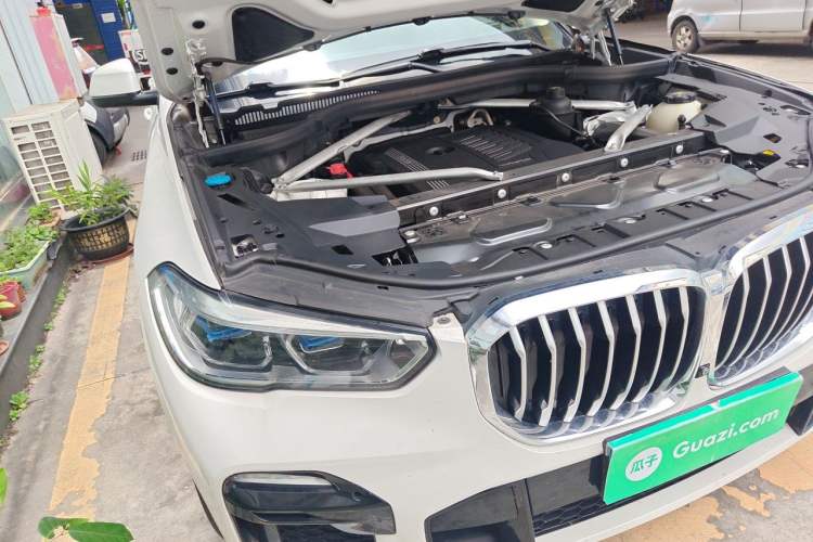 Used BMW X5 2019 xDrive40i M Sport Package Engine Bay Right
