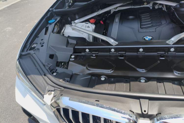 Used BMW X5 2019 xDrive40i M Sport Package Engine Bay Right