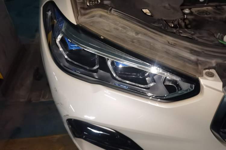 Used BMW X5 2019 xDrive40i Luxury Model with M Sport Package Engine Bay Right