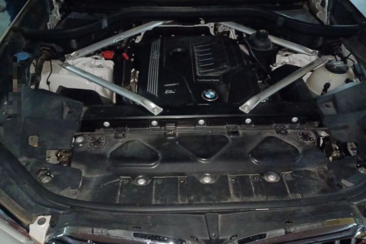 Used BMW X5  Engine Bay