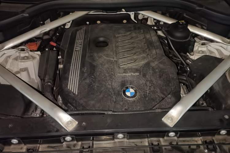 Used BMW X5 2019 xDrive40i Luxury Model with M Sport Package Engine Bay