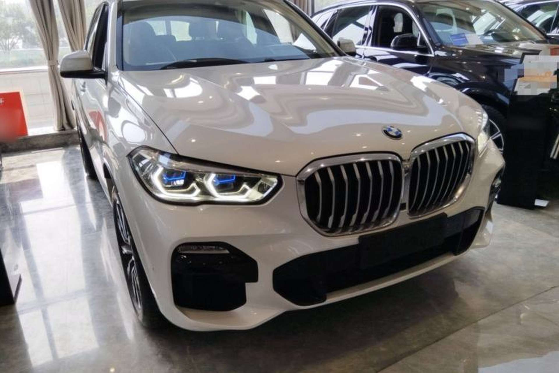 Used BMW X5 2019 xDrive40i M Sport Package Exterior 1