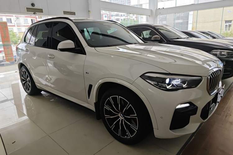 Used BMW X5 2019 xDrive40i M Sport U.S. specification Exterior 2